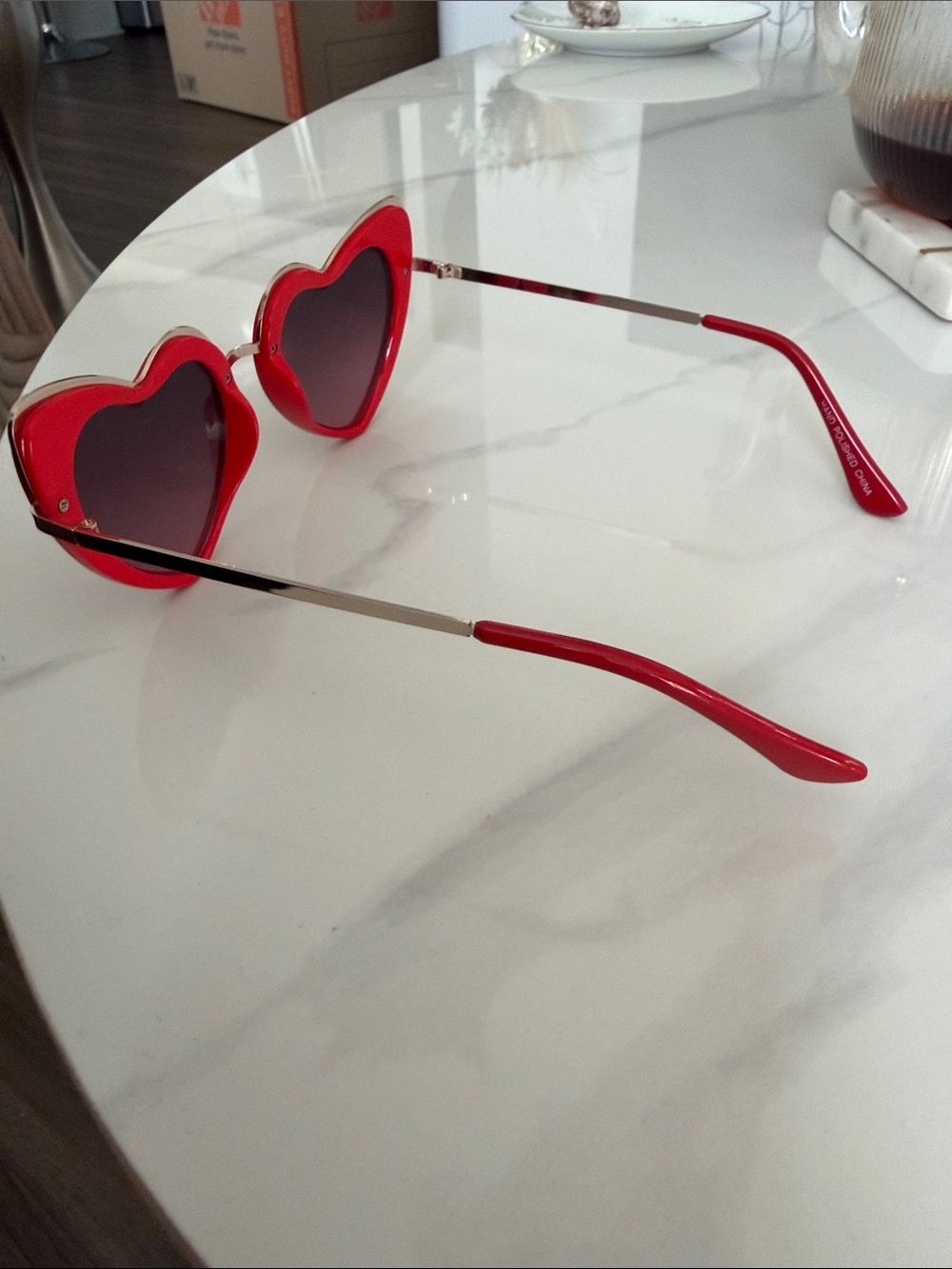 Women’s Red Heart-Shaped Sunglasses - Stylish Fashion Accessory - Picture 3 of 7